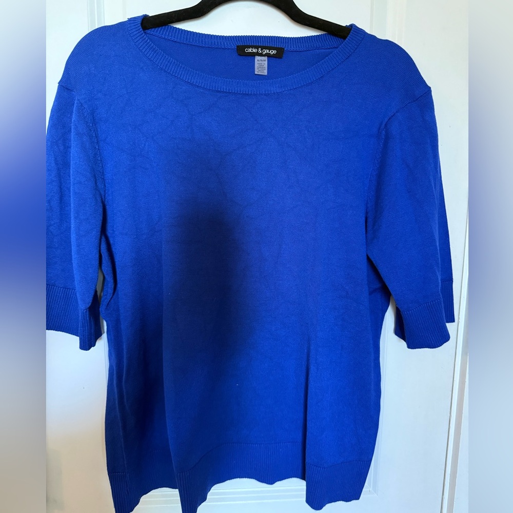 Cable & Gauge Short-Sleeve Knit Top in Royal Blue